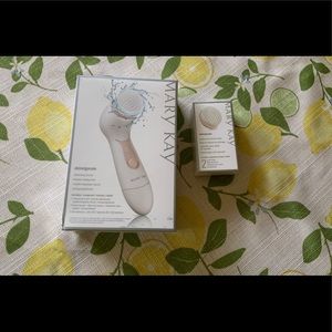 Mary Kay Skinvigorate cleansing brush